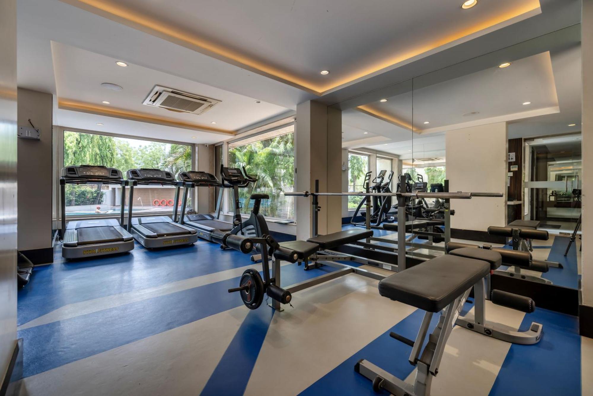 Quality Inn Patria Suites, Rajkot Esterno foto