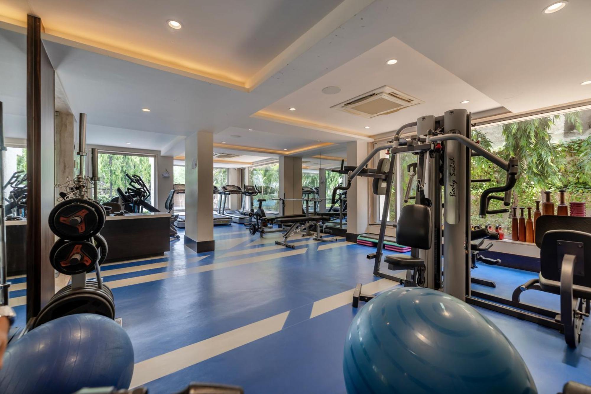 Quality Inn Patria Suites, Rajkot Esterno foto