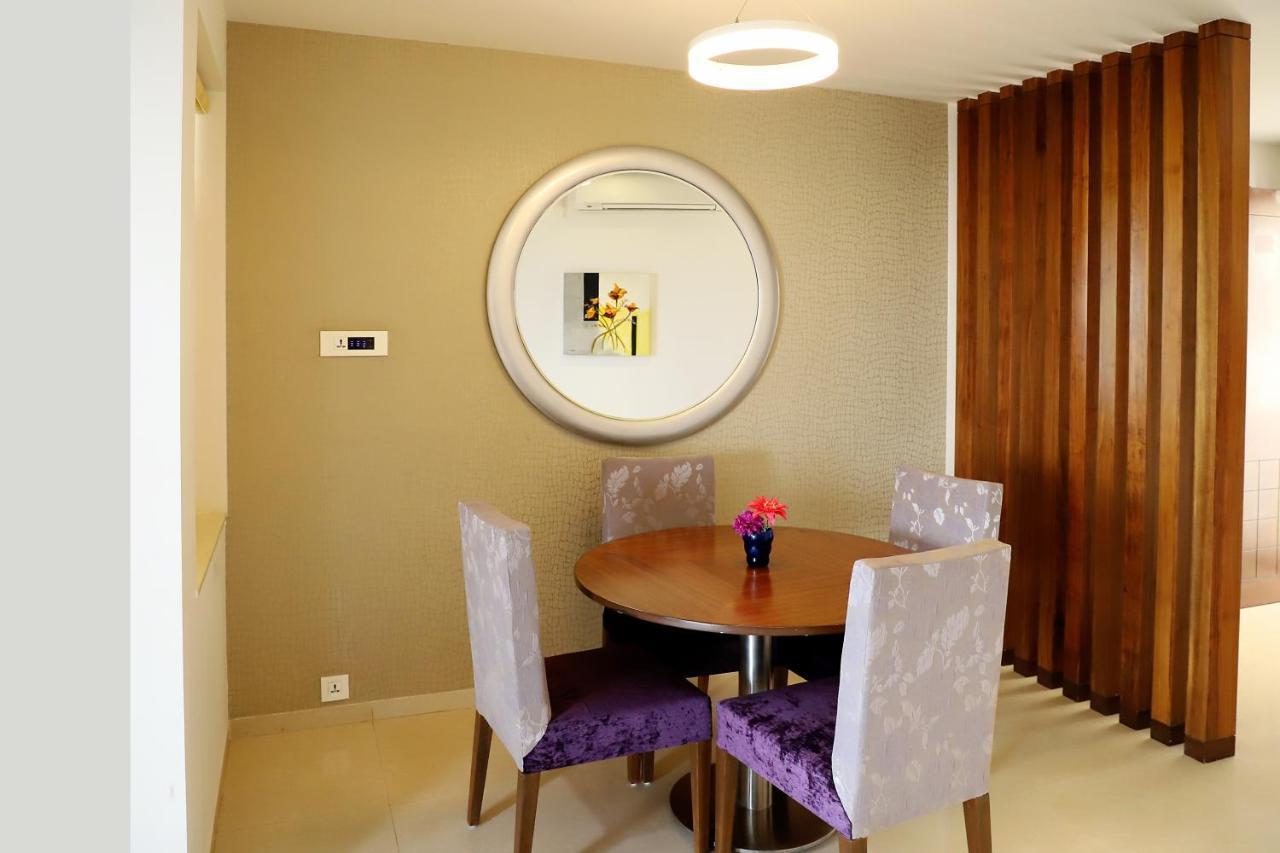 Quality Inn Patria Suites, Rajkot Esterno foto