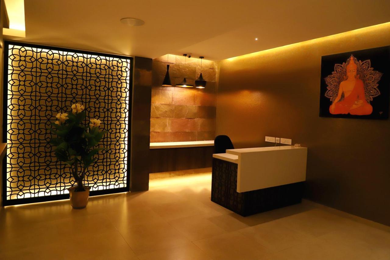 Quality Inn Patria Suites, Rajkot Esterno foto
