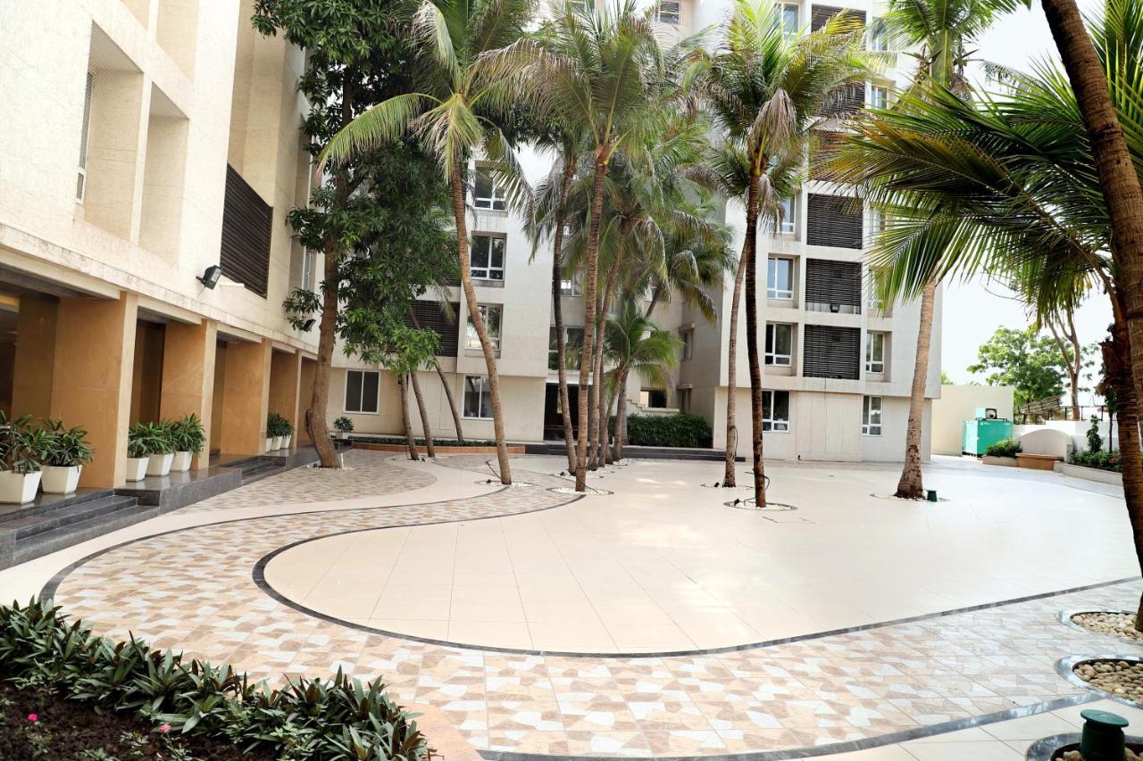 Quality Inn Patria Suites, Rajkot Esterno foto