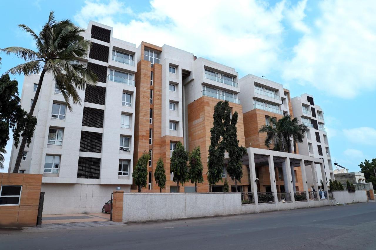 Quality Inn Patria Suites, Rajkot Esterno foto