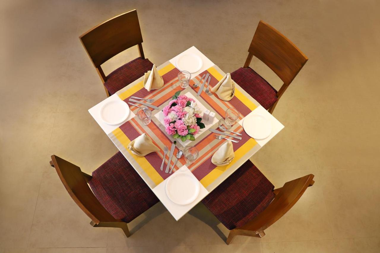 Quality Inn Patria Suites, Rajkot Esterno foto